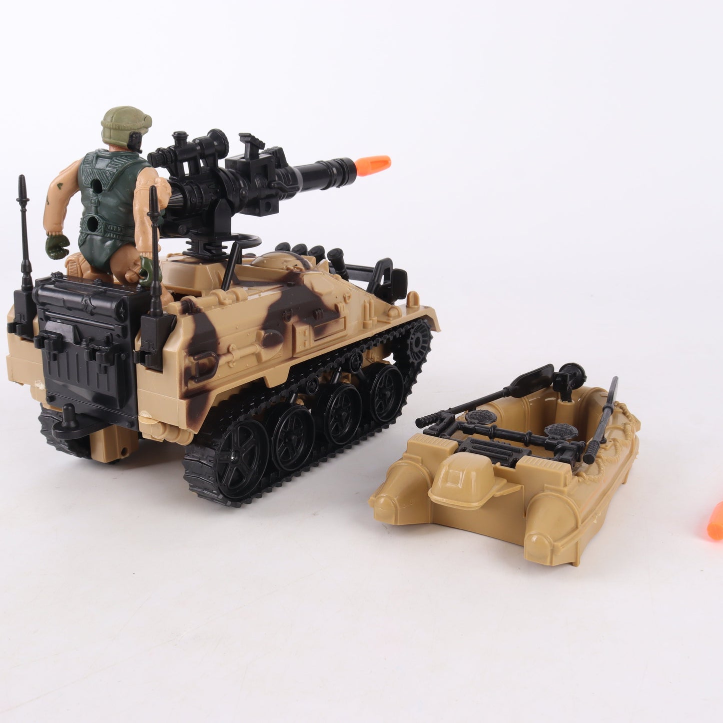 Tanque Militar con Lanzaproyectiles