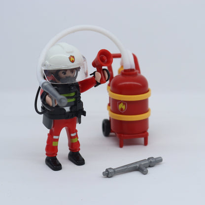 Figura Bombero con Carro Extintor de Incendios